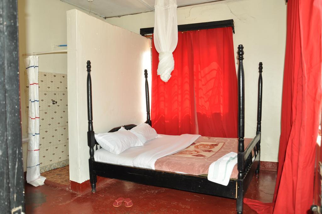 Citylink Hotell Jinja Exteriör bild