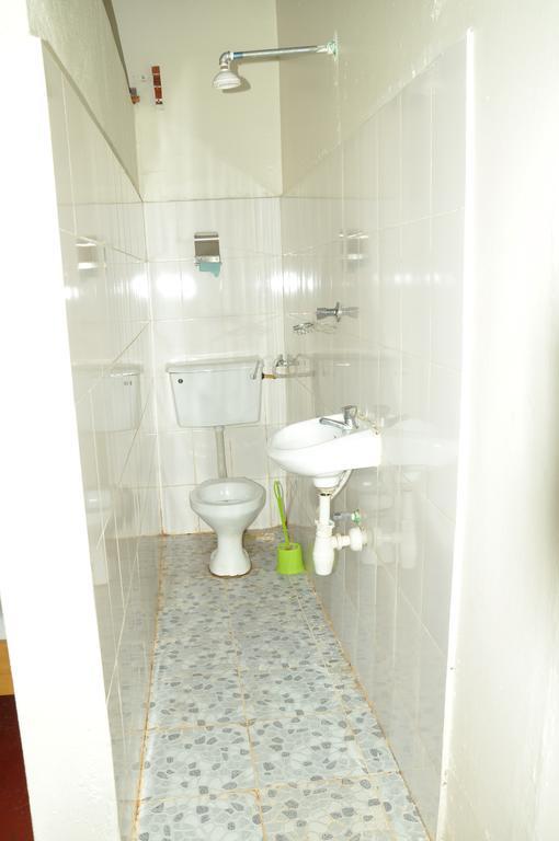 Citylink Hotell Jinja Exteriör bild